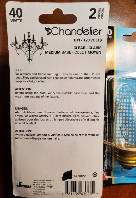 Chandelier B11 clear filament light bulbs 40 watts, 4 bulbs in Indoor Lighting & Fans in Mississauga / Peel Region - Image 3