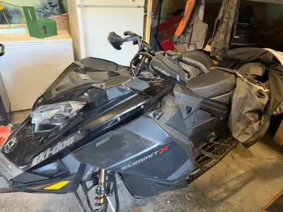 2021 850 skidoo expert 2978km pull and go no broken lugs 2018 Marlon deck telescopic ramp with super...