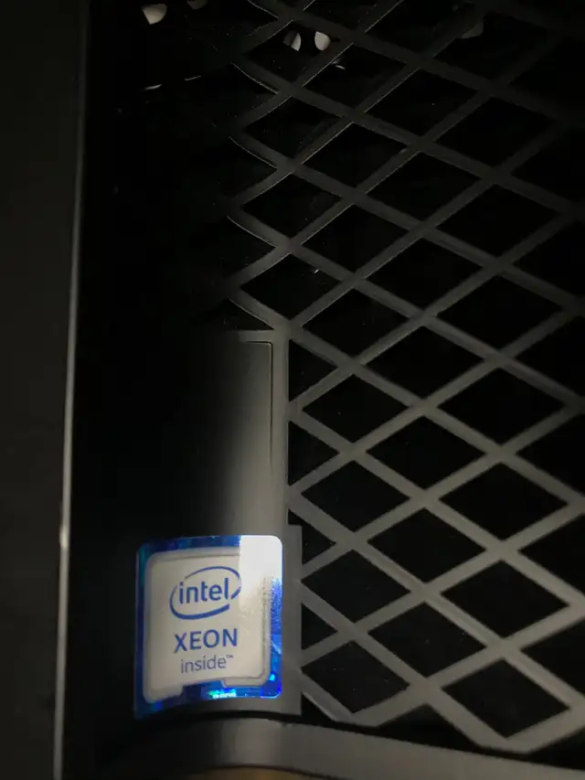 Dell Precision 3620 - Intel Xeon E3-1220 v5- 256GB SSD - 32GB RA in Desktop Computers in City of Montréal - Image 10