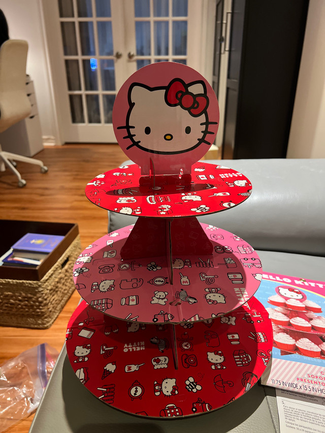 Hello kitty cupcake stand.  in Kitchen & Dining Wares in Gatineau - Image 2
