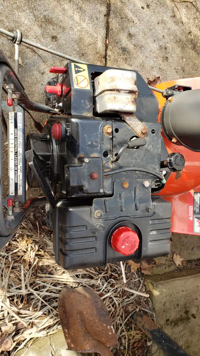 Noma performance 24" - 8hp snow-blower , a1 condition in Power Tools in City of Montréal - Image 4