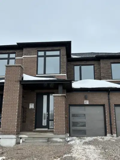 ***Available from 1st March 2026!*** 117 Manuel Street, Stratford, Ontario This is a vibrant 3-bedro...
