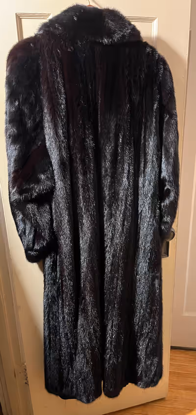 Full length Real black mink coat. Excellent condition, no repairs needed.