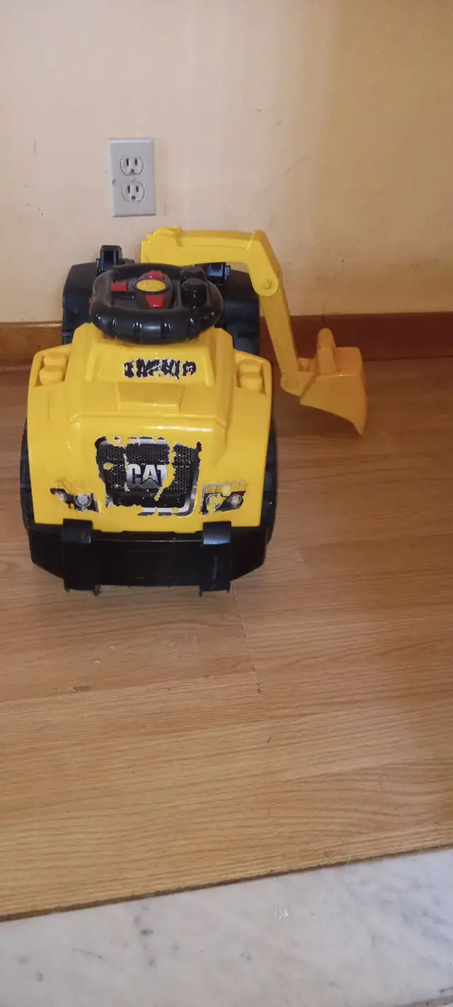 2 dump trucks; Mega Block63009267038851124