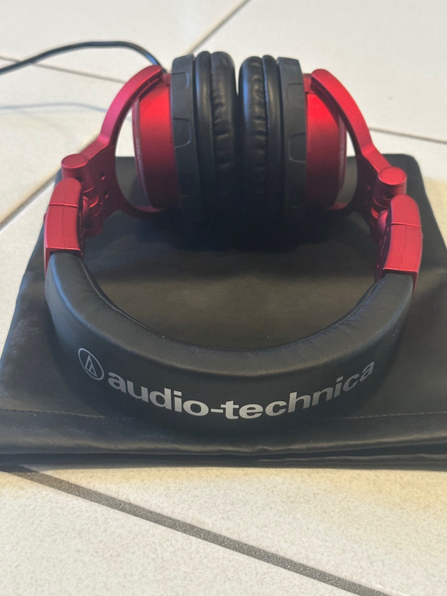 Audio-Technica ATH-PRO500 MK2 Red DJ Monitor Headphones in Headphones in Markham / York Region - Image 2