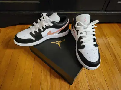 Air Jordan 1 Low, View more