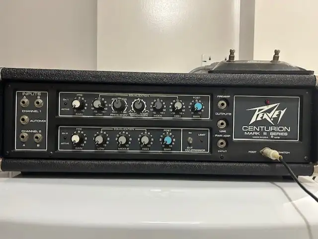 1980's Peavey Centurion Mark III Series 400 Watt Amplifier Head in Amps & Pedals in Mississauga / Peel Region - Image 2