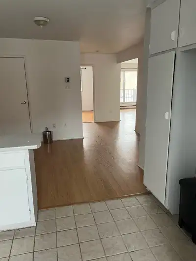 Le loyer des logements est entre 1600$ à 1680$ 2 grandes chambres à coucher Entrée laveuse/sécheuse...