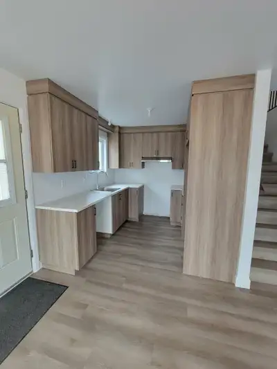 4 chambres, salle de bain,salle d eau, non fumeur, pas d animaux, enquête de crédit obligatoire et r...