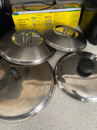 Pots and pans frying pans with lids Good shape Pick up only Alexandria Cash only
