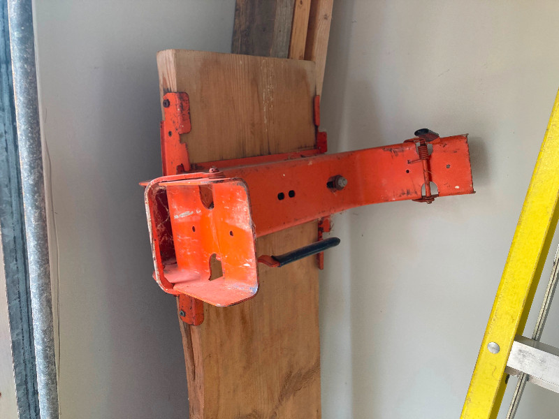 Black & Decker adjustable platform brackets (2). Ladders