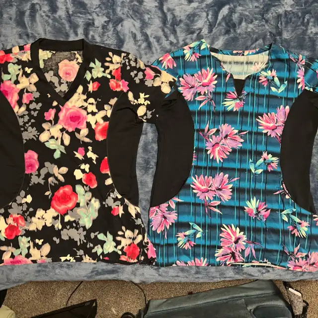 Scrub Tops  in Other in Calgary - Image 2