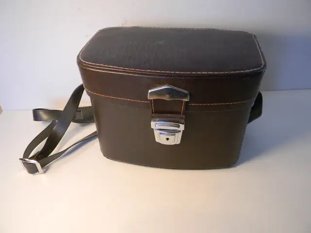 Camera case in Cameras & Camcorders in Winnipeg - Image 2