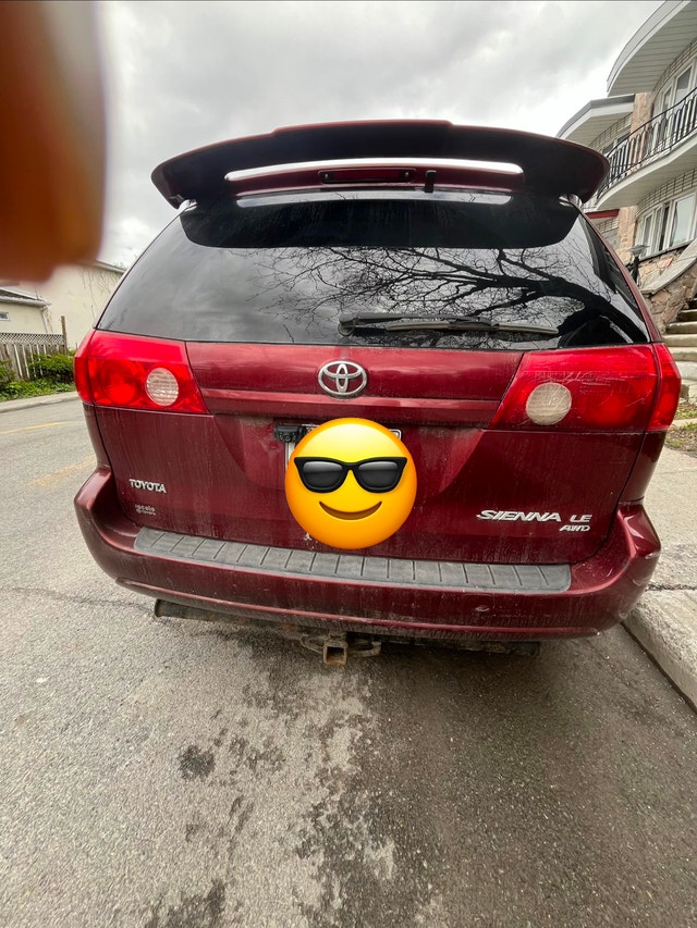 Toyota Sienna AWD 4x4 — photo 3