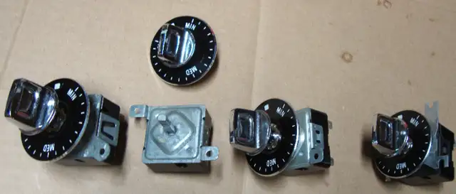 Boutons de contrôle cuisinière Hotpoint in Stoves, Ovens & Ranges in Sherbrooke - Image 3