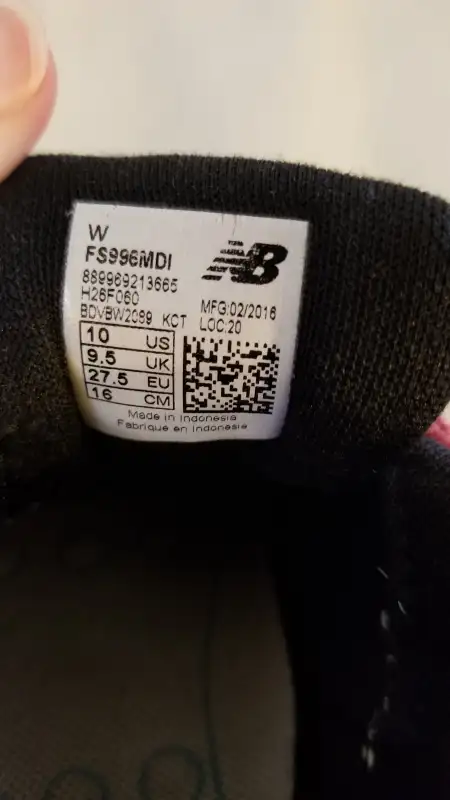 New balance running shoes kid children size 9 in Kids & Youth in City of Toronto - Image 7