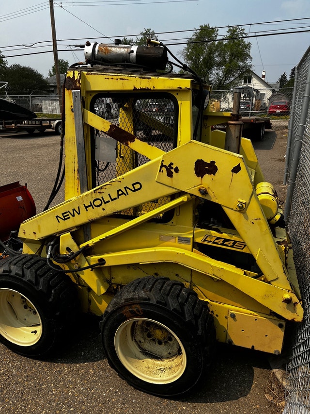 New Holland L445 Skid Steer Heavy Equipment St. Albert Kijiji