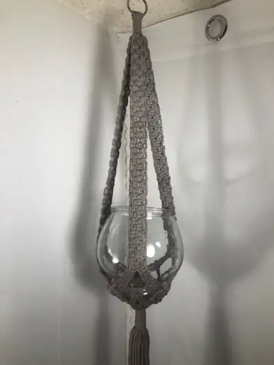 Grey Macrame Plant Hanger. For Larger Sized Pots. NEW Will fit up to 10” pot Beautiful woven design...
