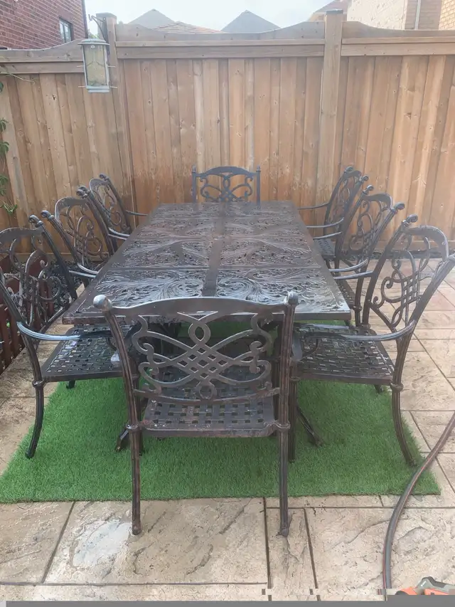 Cast iron aluminum outdoor patio set-9 pces in Patio & Garden Furniture in Mississauga / Peel Region - Image 7