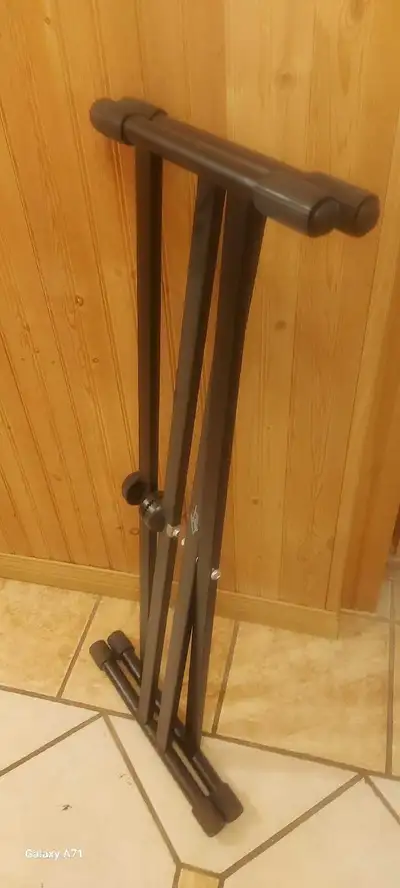 Foldable keyboard stand