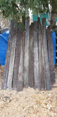 Barn and Aged Wood for many uses, long and medium boards