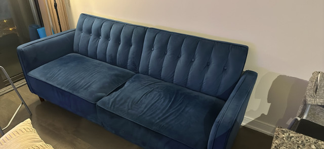 Sofa that turns into a bed for SALE dans Sofas et futons  à Ville de Toronto