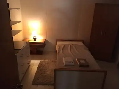 Logement 2-1/2 s-sol maison privée