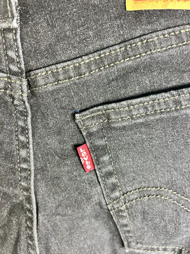 Levi's Shorts in Women's - Bottoms in City of Toronto - Image 5