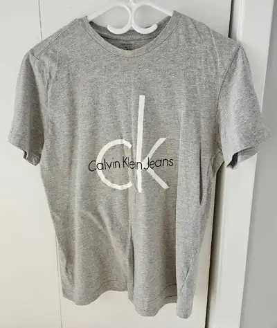 T-Shirt Calvin Klein! Excellente condition!, View more