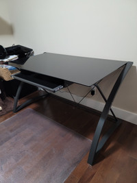 EQ3 Desk with Keyboard Tray