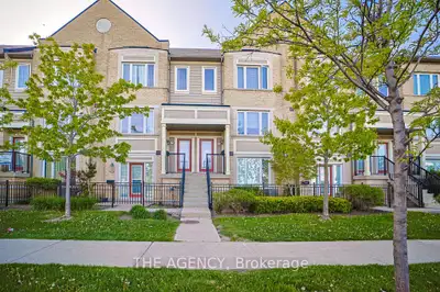 3 bed 3 bath condo townhouse for rent in Mississauga