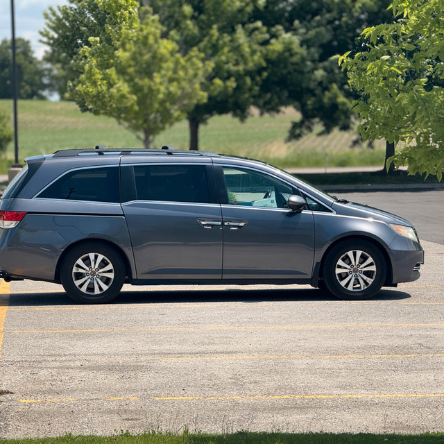 honda odyssey 2015 in Cars & Trucks in London - Image 4