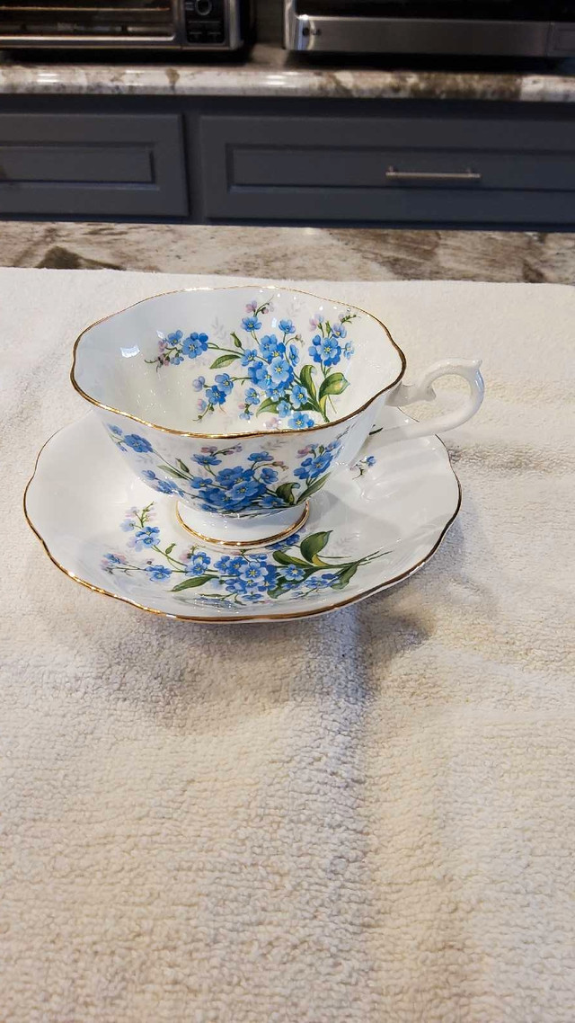 Royal Albert Vintage 1950s Forget Me Not Teacup and Saucer in Arts & Collectibles in Hamilton - Image 3