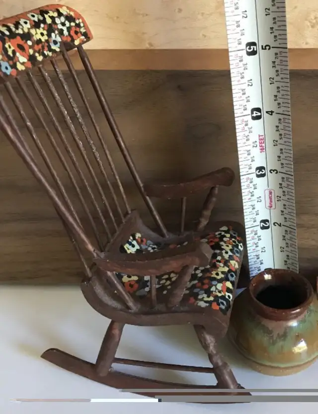 Miniature Rocking Chair Albert Nadeau Quebec, Mini Pottery Pot in Arts & Collectibles in Ottawa - Image 8