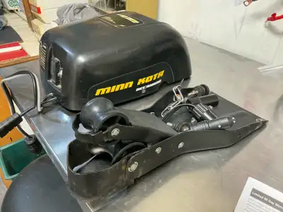 This Minn Kota Deckhand DH40 anchor winch is used but in good working condition and ready to be inst...