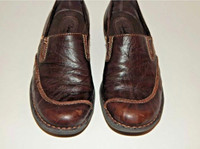 CLARKS BENDABLES - Size 10M - Dark Brown Flat Comfort Shoes