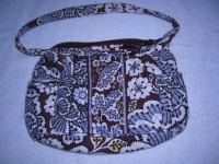 VERA BRADLEY ZIPPERED HANDBAG