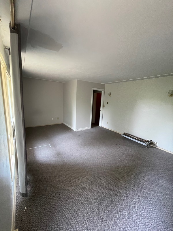 3 ROOMS AVAILABLE READY TO MOVE IN NOW IDEAL LOCATION Room Rentals