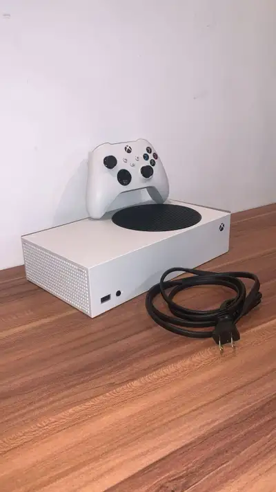 Xbox serie S + manette - act fast , View more