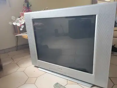 Sony Trinitron Wega TV , View more