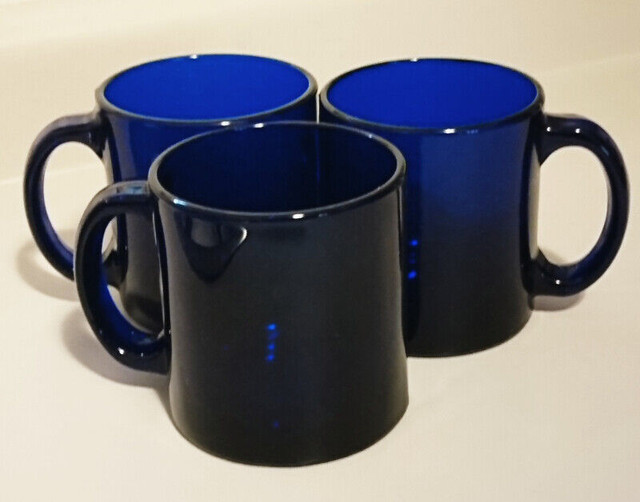 Vintage Cobalt Blue Libbey Glass Coffee Mug in Arts & Collectibles in Oshawa / Durham Region - Image 2