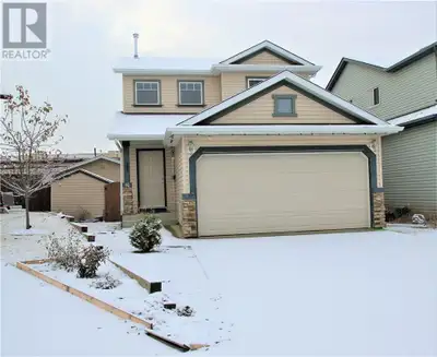 Fully developed 2200 sq ft home with attached garage. 3 bedroom 3 bathroom two storey home with base...