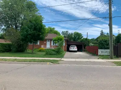 large legal basement apartment available from april 1st 2026 with 900 sq ft living space, it has hug...