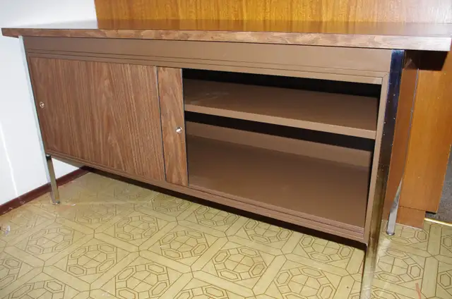 Heavy-duty business credenza in Other in Edmonton - Image 3