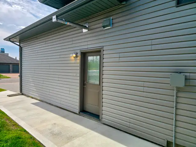 Brand-New Luxury 2-Bed Apartment with Heated Garage & Parking in Long Term Rentals in Thunder Bay - Image 4