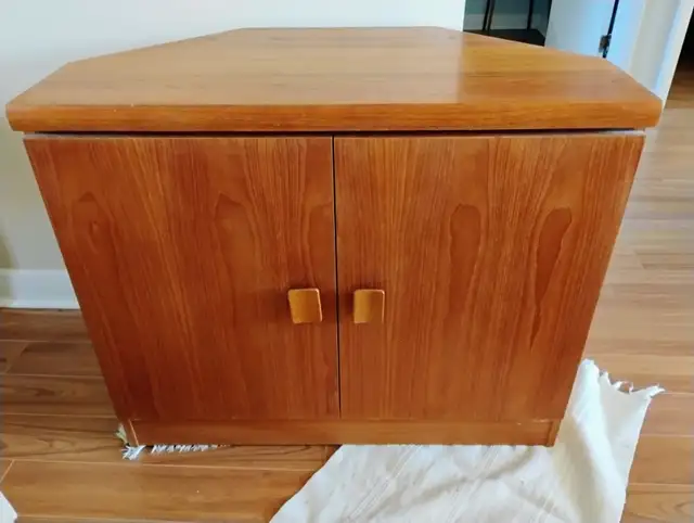 Teak corner cabinet/hutch in Hutches & Display Cabinets in Kitchener / Waterloo - Image 5