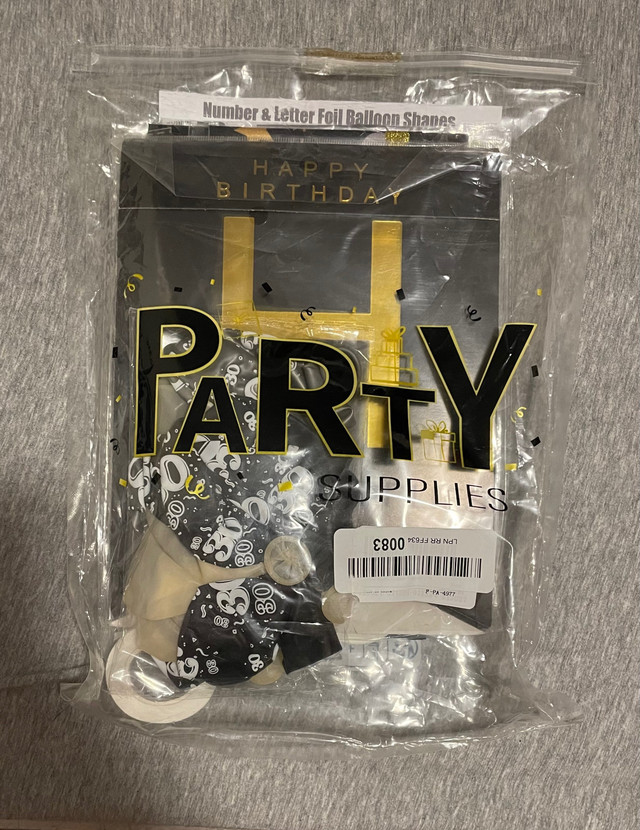 30-Year Old Birthday Party Decorations Set (Black & Gold) in Other in Mississauga / Peel Region - Image 2