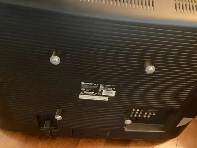 Hisense 32 inch LCD wall mount TV for Sale, 100$ in TVs in Ottawa - Image 3