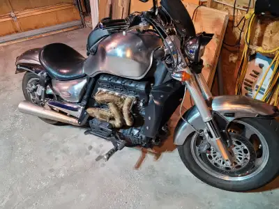 Lots of Power, Avon Tires, 3 in 1 exhaust Carpenter Racing and Power Commander. Please call for more...