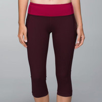 LULULEMON  CROPS X2 (wet dry&bumble berry)